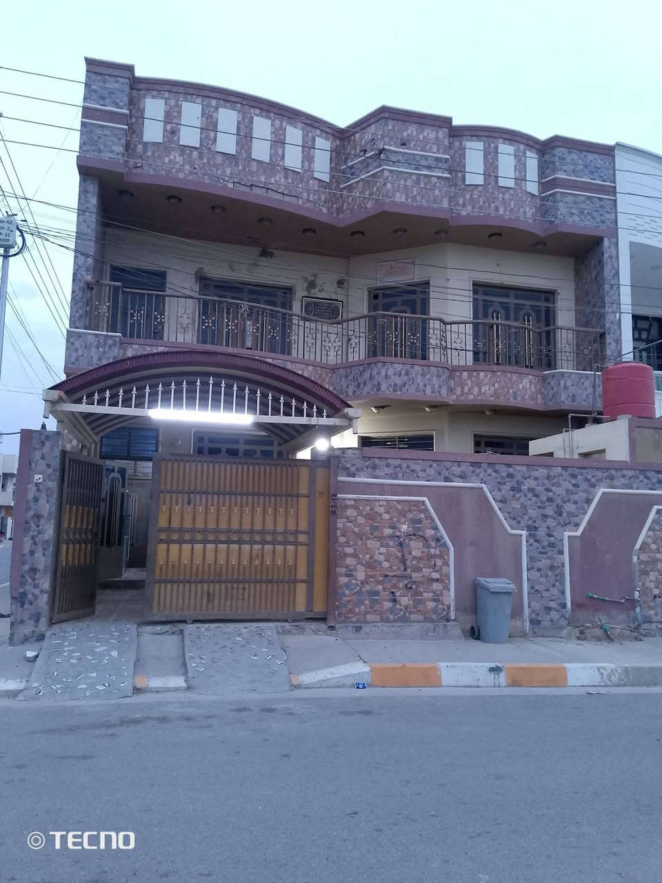 حي اليرموك الفلوجه • ٢٠٠م • طابقين طابوق