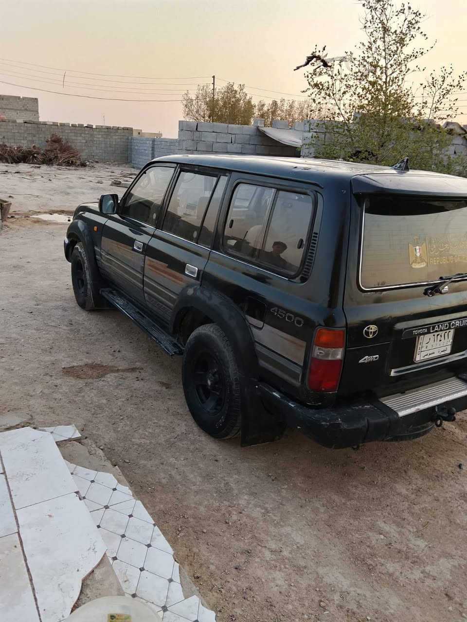 يالله بسم الله الرحمن الرحيم 
 للبيع  الاندكرؤز مديل 2000 
رقمها بصره ؤسنؤيا لل 2029
بيها مكينه ؤكير شرط ؤسياره محؤره  تماتيك كهربائية شغاله كلها حداده جديده طخم تاير دؤاخلها حلؤه تبريد شغال بس عوزله غاز السعر 55 ؤبيه مجال المكان البصره الزبير، ***********
