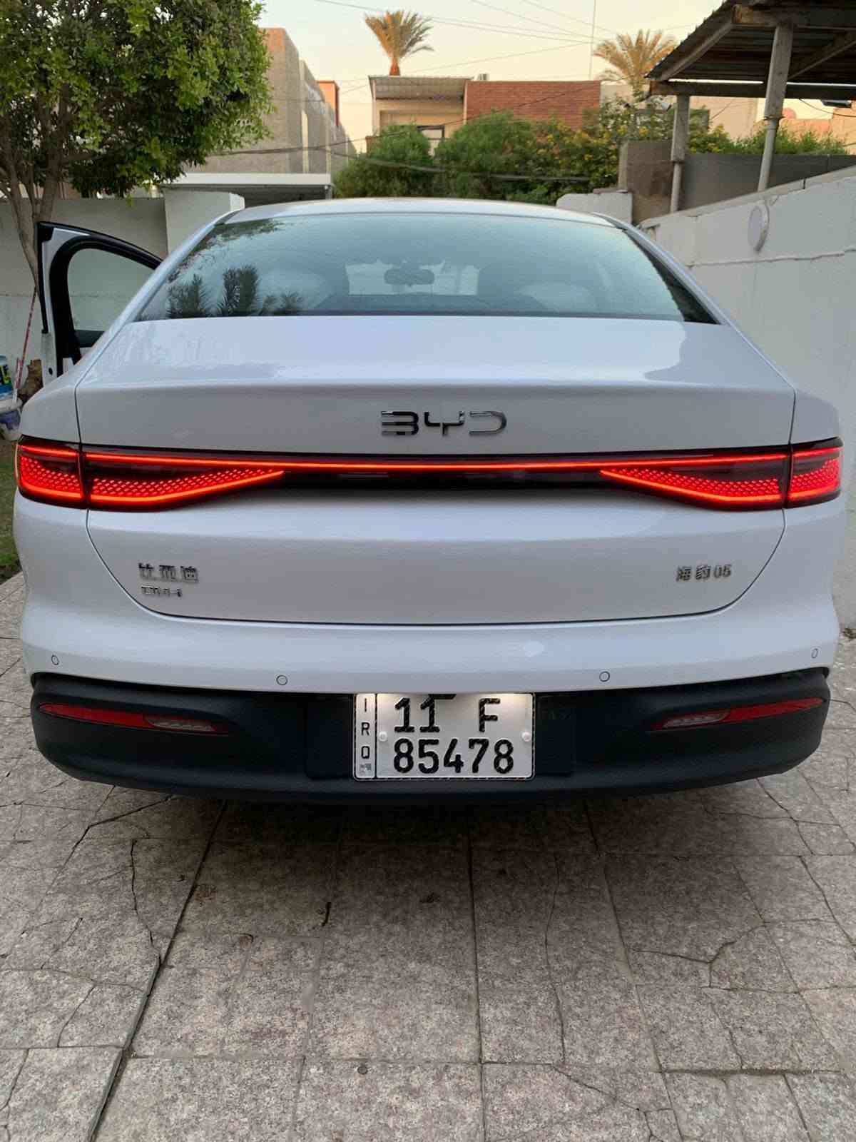 للبيع  byd سيل 5 2025 بلكن هايبرد تمشيك 2100 بلتفويله بطاريه 55  مكفوله كفاله عامه وياها كارت تشغيل وفوم وشاحنه و سبير وارضيات رزلاين وشادلها عازل مال جام حراري ماشيه 10 آلاف السعر 22 مليون مكان السياره بغداد للاستفسار ***********
