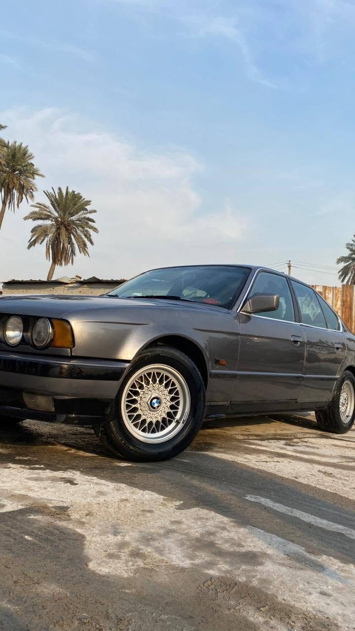 سلام عليكم بي ام دبليو للبيع 535 محرك مفتوح كير اوتو سياره جاهزة كهرباء حدادية تخم تاير رقم انبار دولي سياره بسمي تحويل ثاني يوم ***********
