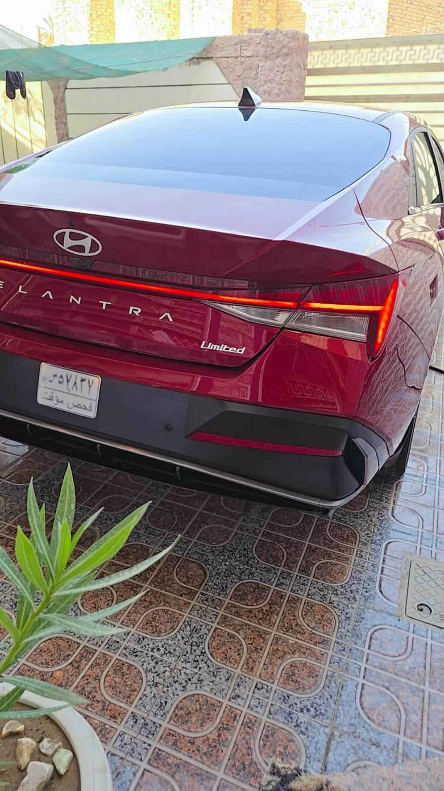 سلام عليكم الانتره موديل ٢٤ سياره فول موصفات لخير لمتتد سياره حادث فقط بنيد بدون لا دوخل لا شي يمك صور الحادث  وسونار
محرك 2000
 مكاني بابل 
تفاصيل***********‬

نص مكتوب في الصور:
- iaai.com/vehicledeta 360 View HD View 4/17
- 360 View HD View 000-45357834 - 06/18/2025 - IAA Inc. 3/17 iaai.com/vehicledeta
- 9:56 iaai.com/vehicledeta 360 View HD View 000-45357684 - 06/15/2023 - IAA Inc. 16/17
