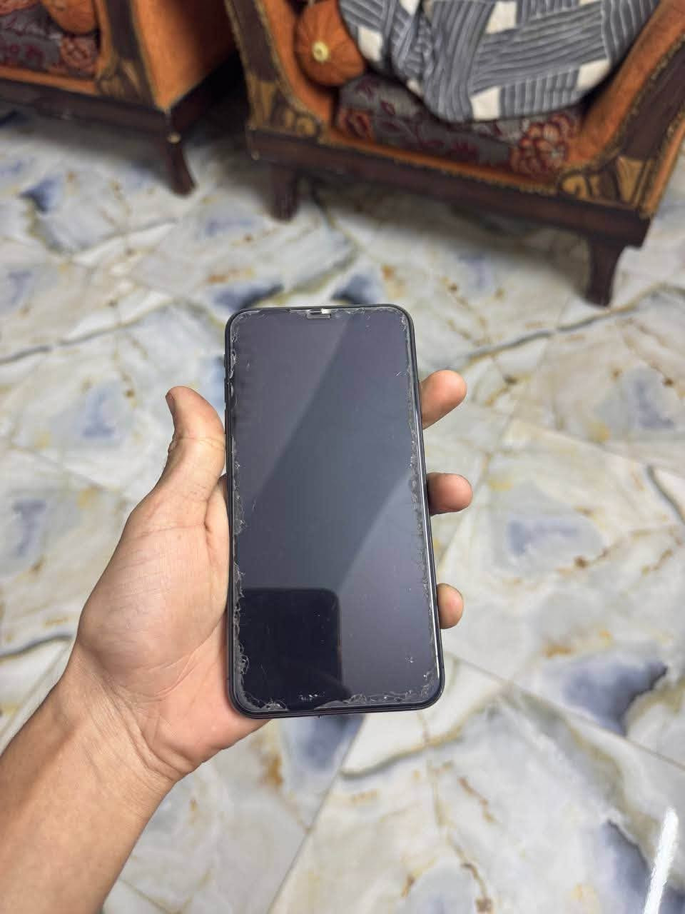 سلام عليكم جهاز كس ماكس مابدبي شي كامره إماميه بيها خلل سعر 280 /***********
