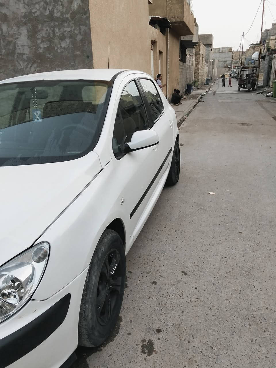 السلام عليكم
بيجو 307 موديل 2005
مكفولة 
نقصها غاز تبريد 
عارضها 43
العنوان بغداد / حي النصر
السيارة بأسمي
الهاتف ***********
