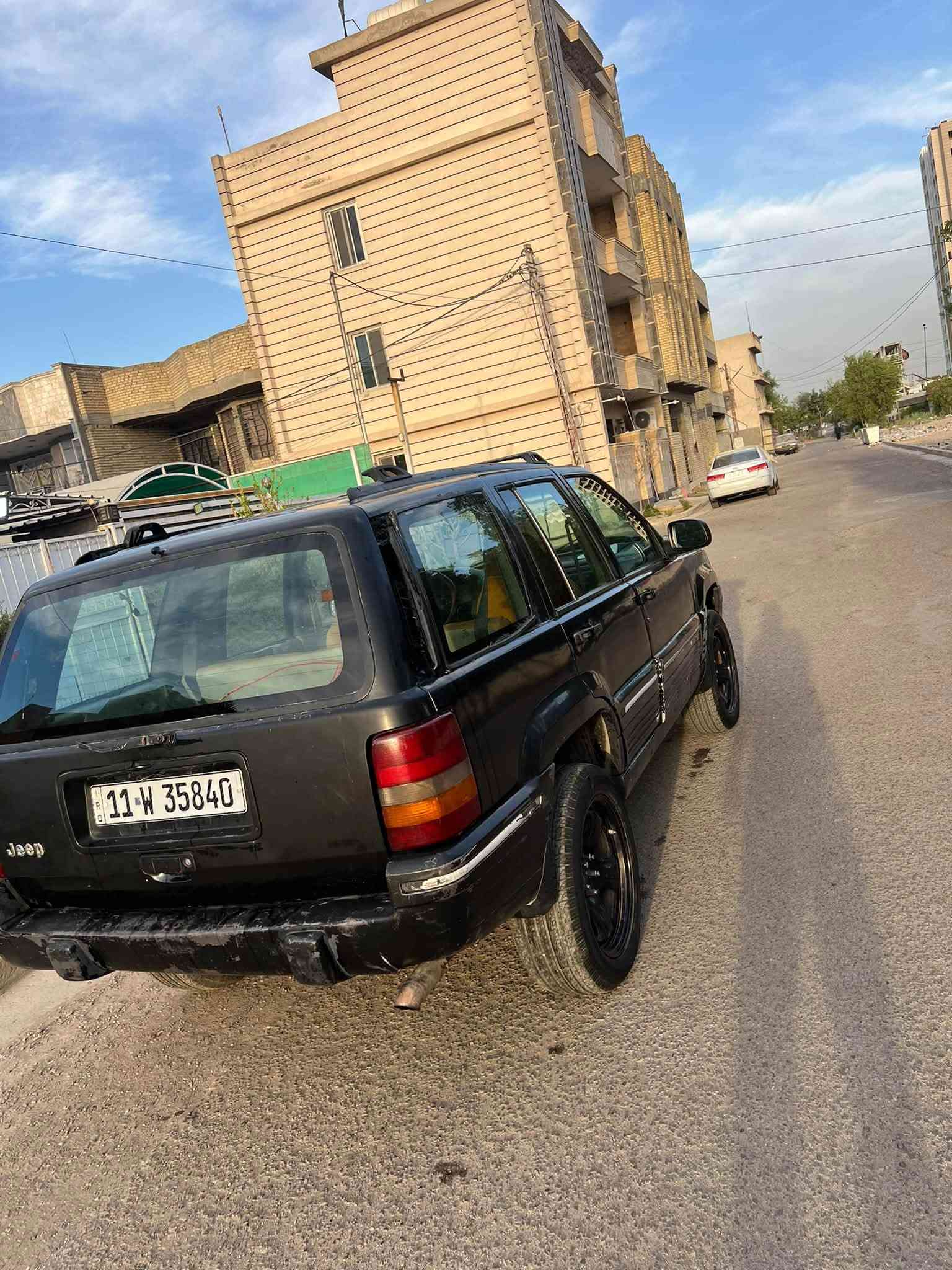السلام عليكم سياره جيب شروكي مديل ١٩٩٥  مكينه ففتي ٣٠٠٠ جديده كير جديد كفاله المكينة والكير جدد  حداديه امام جديده  تبريد شغال رقم بغداد سعر ٣٥ بيه مجال 
العنوان بغداد الغزاليه 
***********
