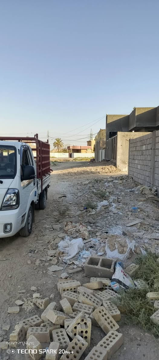 قطعة ارض للبيع المساحه 110 العنوان خدمي العريفيه شارع التل قرب جامع المهيمن 
***********
***********
