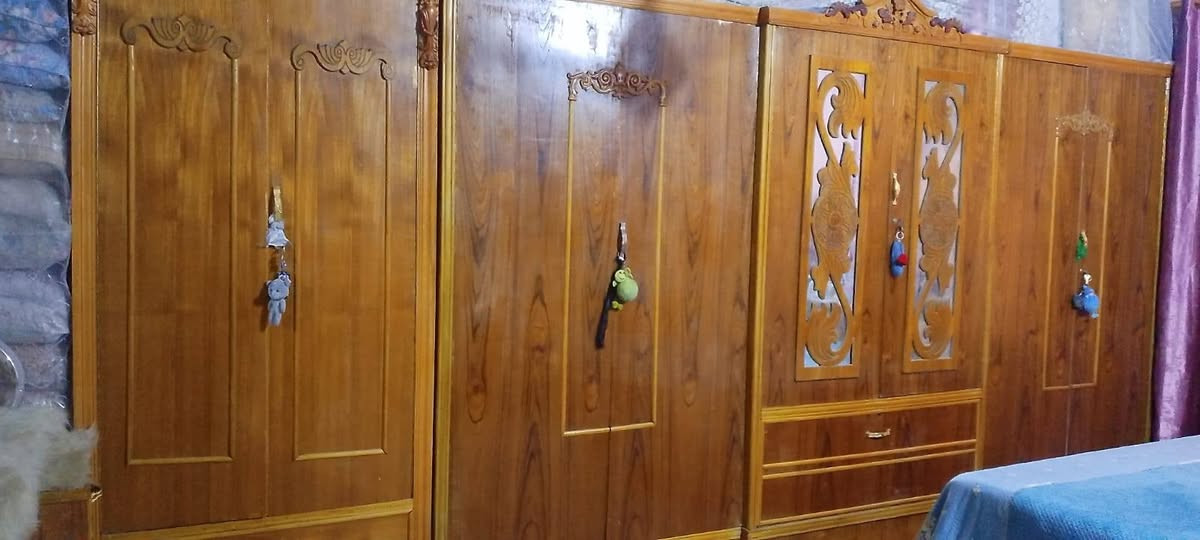 سلام عليكم غرفت نوم او (اخشاب) البيع سعر 950 المكان فنديه الستفسار نتصل على *********** او خاص
