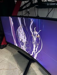 ٣٤ آنج مقوسة • ١٨٠ هرتز ١ms • إضاءة RGB