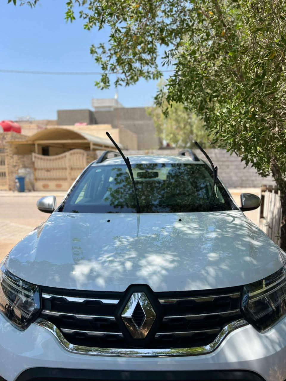 رينو داستر مديل 25 زيرو ماماشيه محرك ياباني تنفس طبيعي كامل مواصفات عدا الفتحه بيه ضمان 3 سنوات تترقم اي محافظه حره تحويل ثاني يوم السعر ١٢٠  وبيه مجال ديونيه ***********
