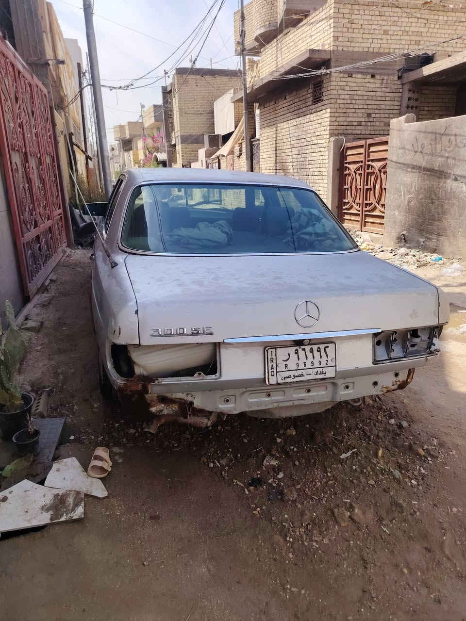 مارسيدس رئاسي باب قصيره موديل 86 تحتاج صبغ فقط سياره كامله كل غراضها موجوده غرفه نضيفه لون حبري دشبول وفرس كسر صندوك سياره رقم بغداد ألماني مشروع بأسمي محرك وكير مكفولات عده الجبن كونها متروكه منضومة تبريد شغاله السعر اخو البلاش 28 ورقه وبيهه مجال للأستفسار ***********
