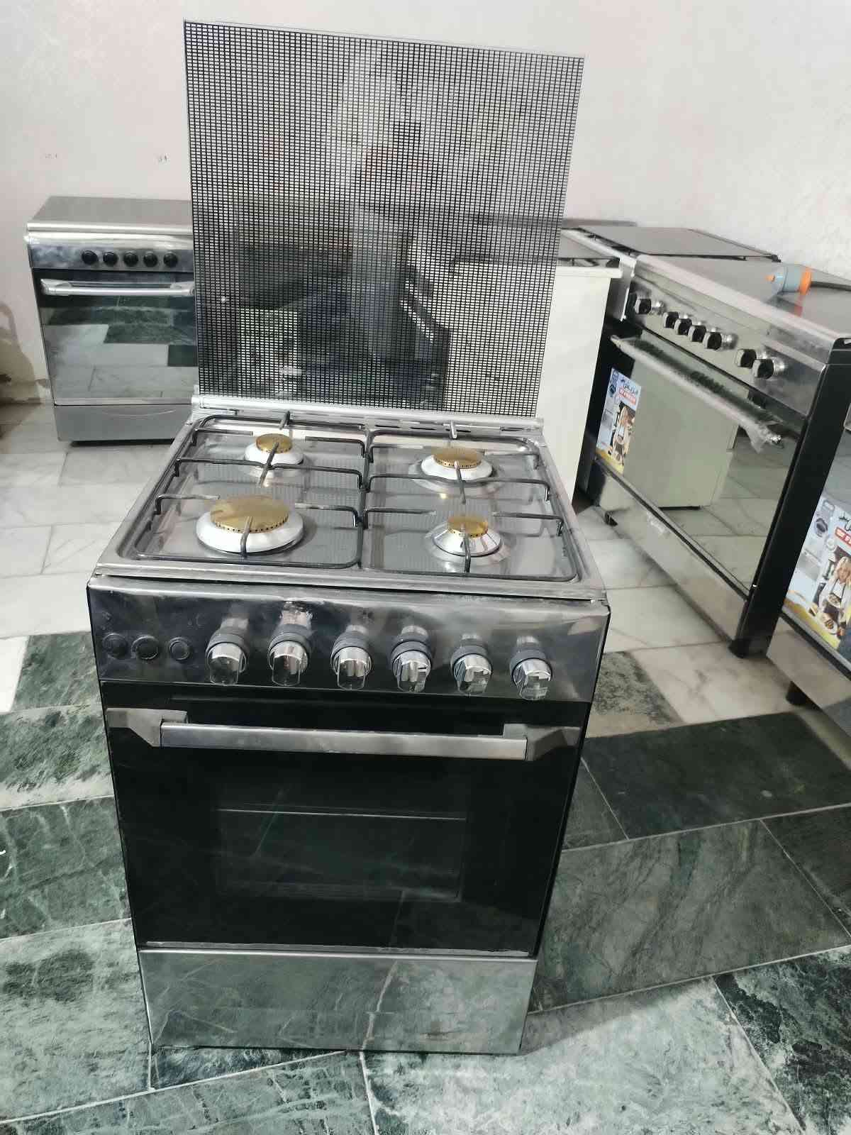 طباخ  اربع عيون و5اعيون .. مستخدم نظيف اخو الجديد.. للتواصل عالواتساب *********** غير متواجد عالفيس # شرط الفحص
