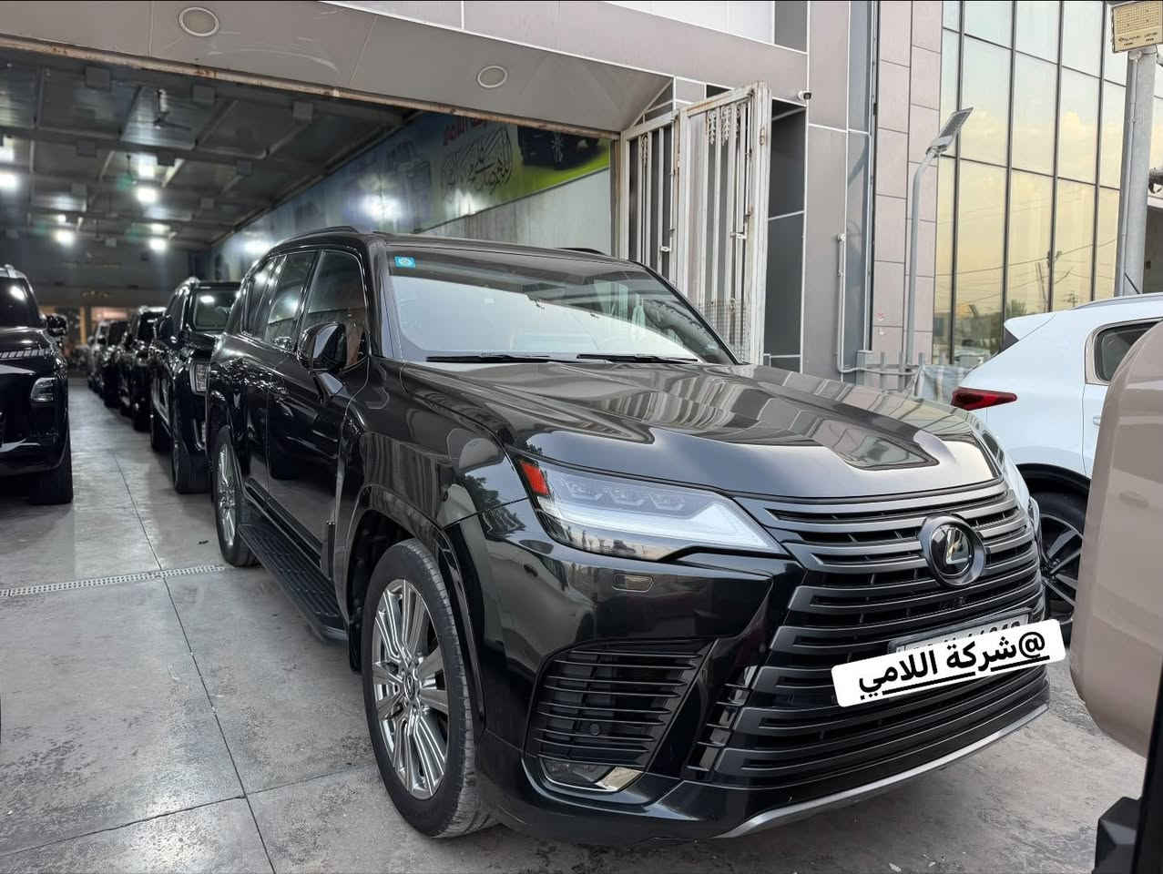 السلام عليكم 
لكزس 2023 vip SAS
مغلفة ppf مكفولة كفالة عامة 
فول مواصفات اعلى فئة بيهن 
4 راكب 
ماشية 31 الف كيلو متر 
سعرها:100 الف دولار وبيها مجال بسيط 
للاسفسار اكثر:***********
***********
مكانها معارض النهضة شركة اللامي
