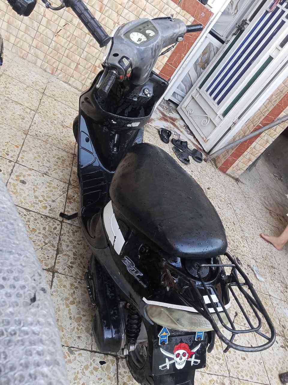 سلام عليكم بيجي للبيع نضيفة وحلوة جاهزة مكاني كوت سعرهة 250وبيهة مجال ***********

