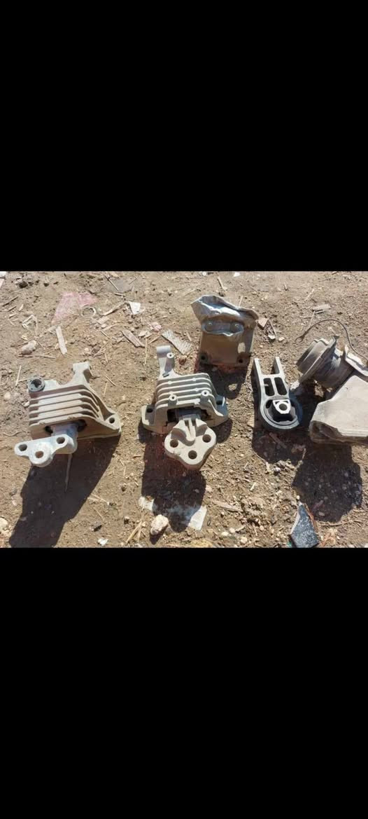 سلام عليكم 
تفصيخ جيب بزون موديل ٢٠١٧
دشبول 
حدادية خلفية اكسل 
فور ويل 
عقول تفرعات 
أبواب ازرق دعامية خلفية 
***********
