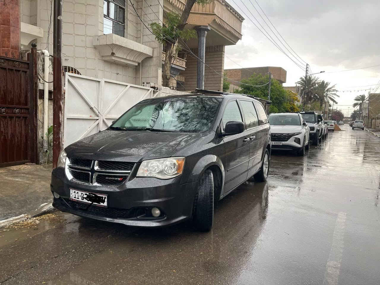 للبيع دوج كرفان ٢٠١٢ وارد 
ابواب وصندوق كهرباء والجام كلهن تنفتح كهرباء ثلاث قطع تبريد بيه صبغ أقل الحزام بدون دواخل علما بيه بعض النقوصات
للاتصال على الرقم *********** بغداد, العراق
