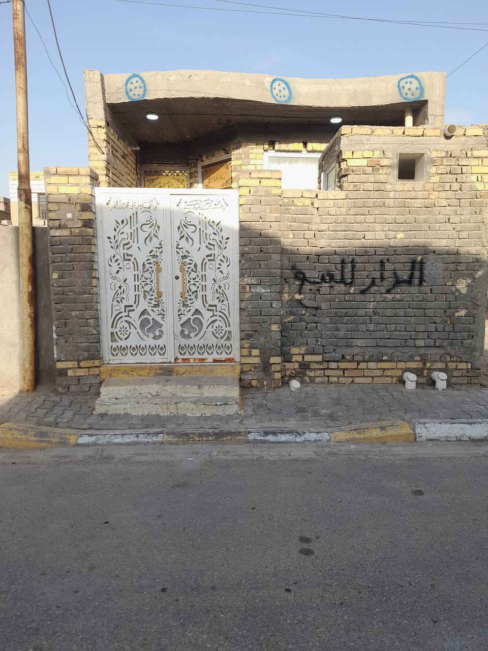 بيت طابو المساحه ١٠٠ حي الحسين للإستفسار الاتصال على الرقم ***********
