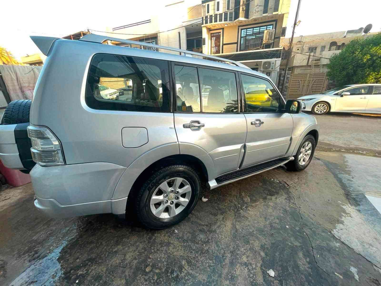باجيرو للبيع سلفر ٢٠١٠ قطعة صبغ فول حبتور محرك ٣٥٠٠ السعر ١١ ونص ألف دولار هاتف *********** مكاني بغداد حي العدل
