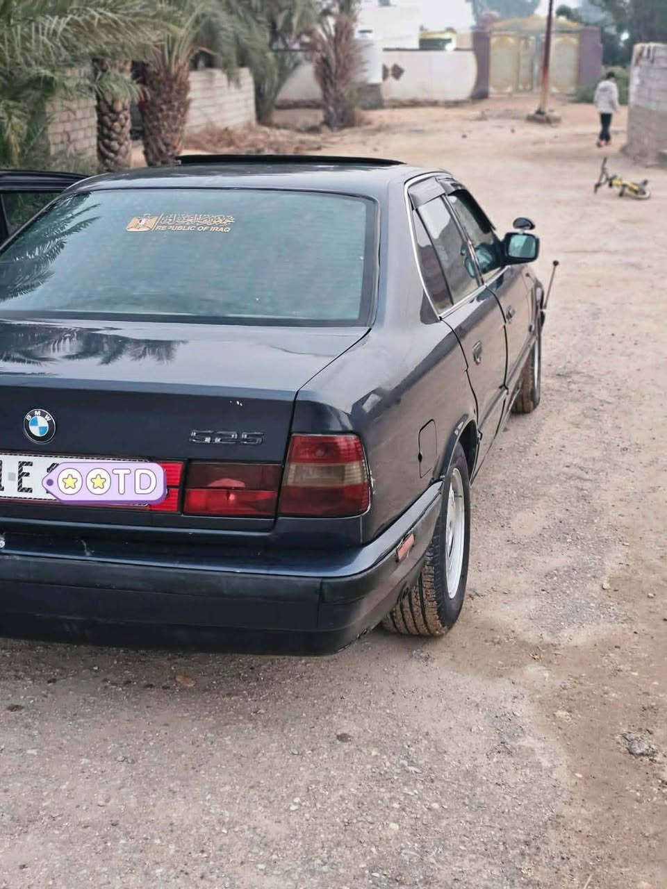 سياره BMWحجم525محرك
520 اصل وفصل
تخم تاير جديد حداديه جديد
كير محرك خير من الله 
منظومة غاز مع كارت المنظومه
تبريد شغال
سياره بأسمي لل2029
رقم بغداد الأنكليزي تتحول بأي محافظه موديل 1991 ***********
