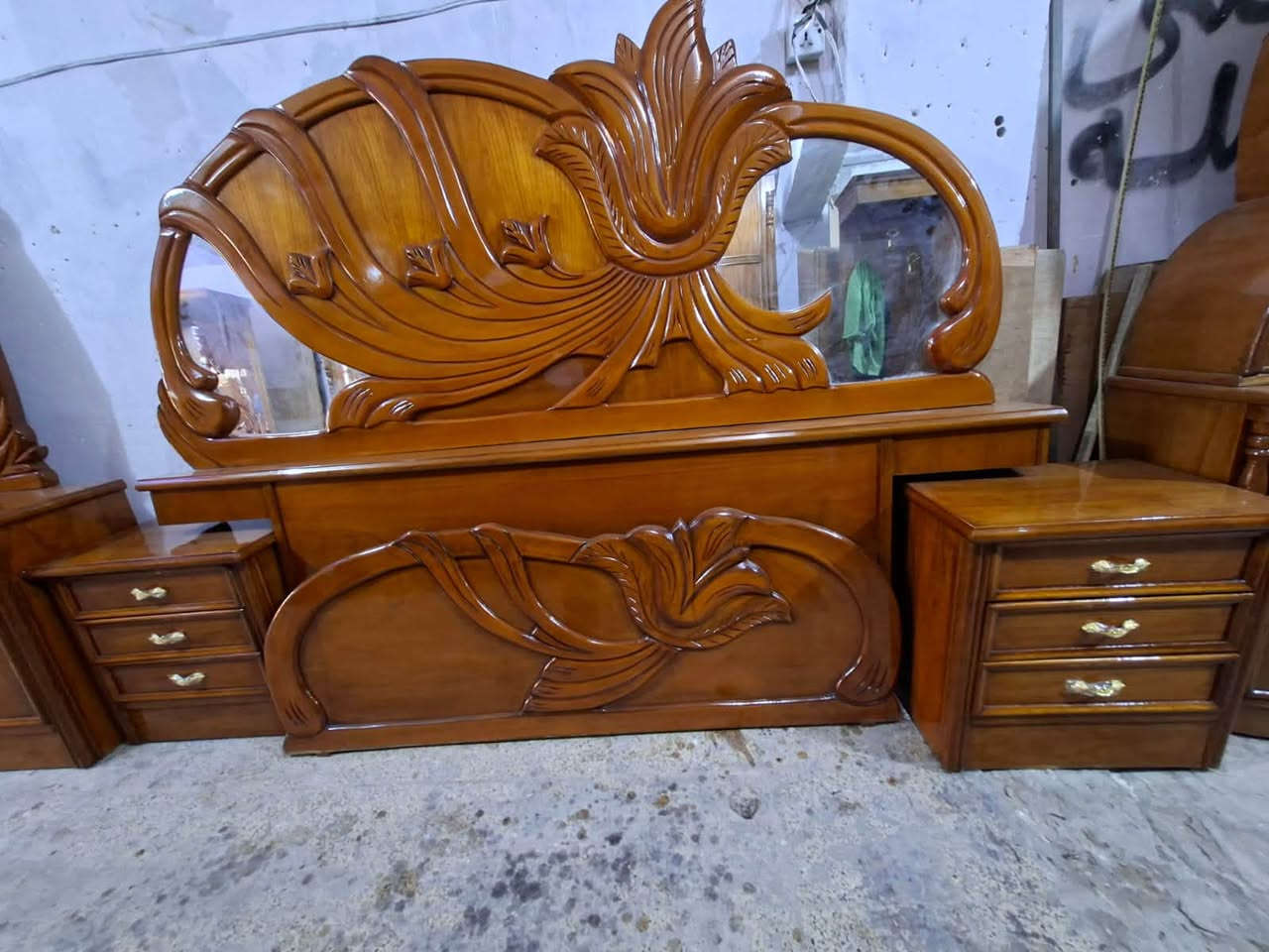 السلام عليكم غرفة عراقية داخل خارج صاج الكنتور ٥ قواطع جاوي الغرفة نظيفة حيل الظهر جرجوبة شد براغيي والزاوية كنتورية الصبغ حراري المكان بغداد / اي استفسار على الخاص او واتساب ***********
