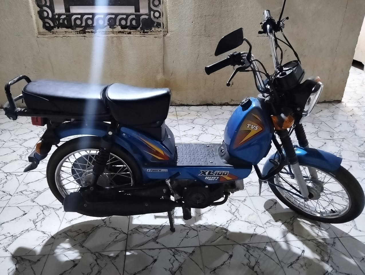 TVS XL 100 
موديلها 2025  استخدامها جداً نضيف 
ماشيه 24030
مكينه مامفتوحه 
الدراجه كلها بلاديه من الطول للطول 
سعر قفل 1000000 مليون قفل
***********

