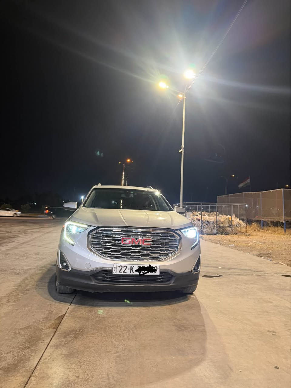 GMC TERRAIN 2021
سەیارەکە ٢ پارچەی هەیە 
لای سەکن تۆزێک هەیتی بێ شانسی 
ئێڕباگ سوکان و شان سیستەم 
سەیارەکە قەپات مواسەفاتە 
کوشین جلد و سارد و گەرم 
دەبڵ ئەکسل و ڕادار و بەردی گزۆز هەمووی بەشەرت 
گێڕ و مەکینە و کارەباییات هەمووی بە شەرت 
ڕەقەم و سەنەوی نوێیە 
سعری ١٣٠ وەرەقە و مەجالەکی کەم 
*********** أربيل, العراق

