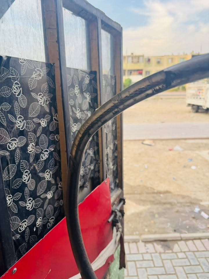 خوذة بمودات ضو • صندوق معووج • قفل مگشوط