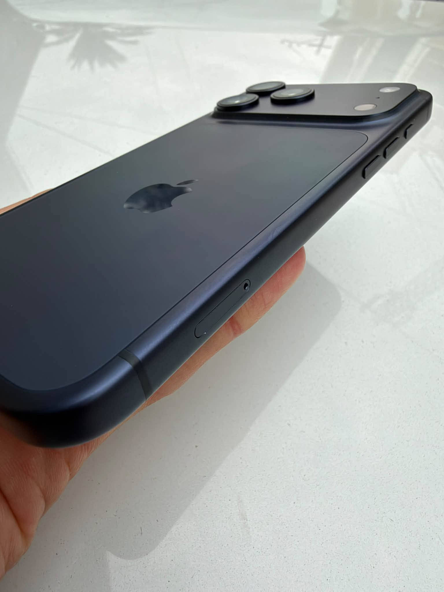 iPhone 17 pro max
الذاكره : 256GB

النظافه : 100‌‌‎%‎شخط مابي 

الملحقات : كامله 

البطاريه : 100‎%‎🔋  

الدورات 47  🔂

النوع : ماستر شريحه فعليه 

بغداد الدوره 📍

***********
