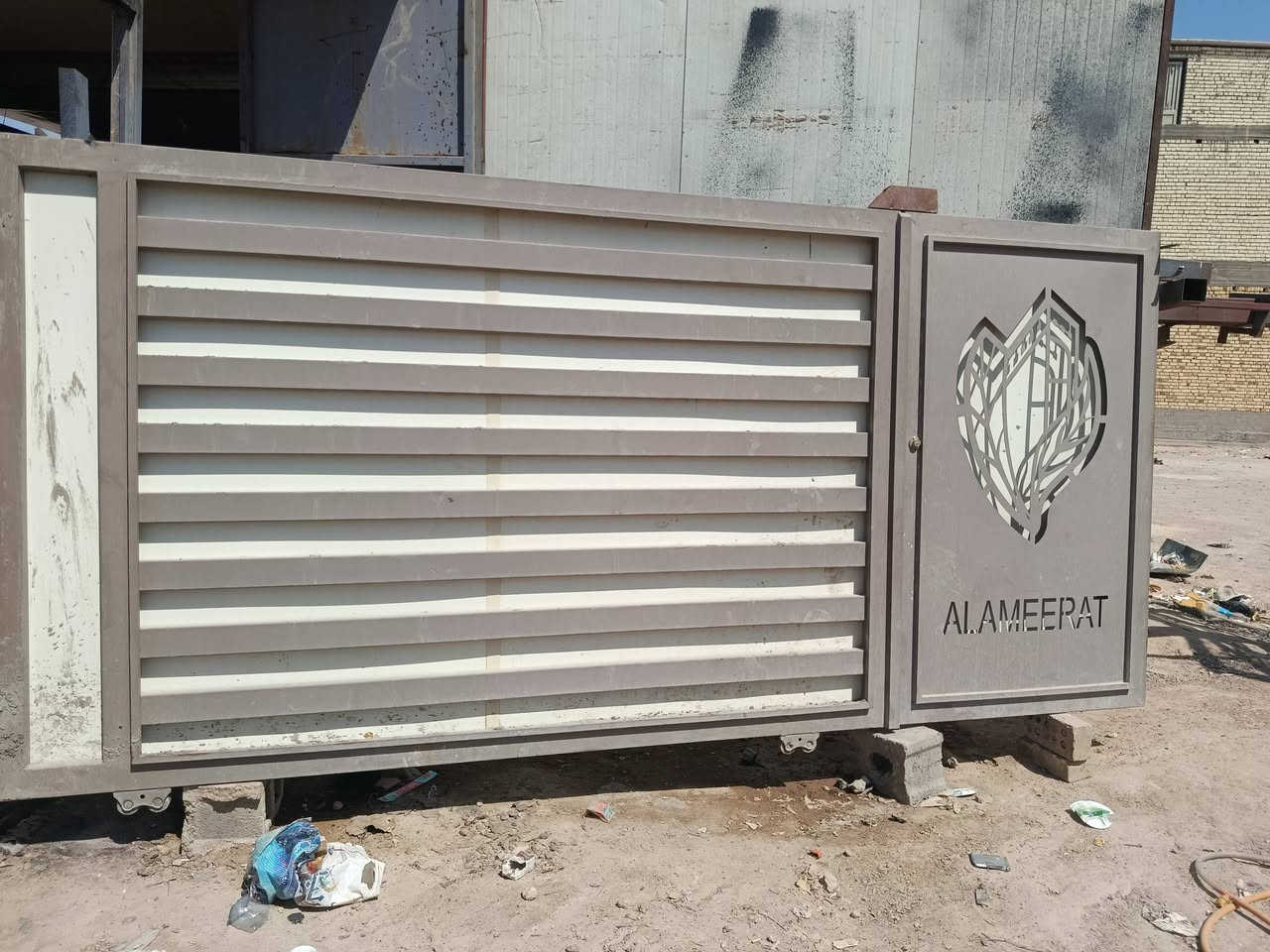 باب سيج عرض 360ارتفاع175السعر 250باب جديد مامستعمل عندي 3
مكان الباب  نجف حي النداء ابو حسن***********
