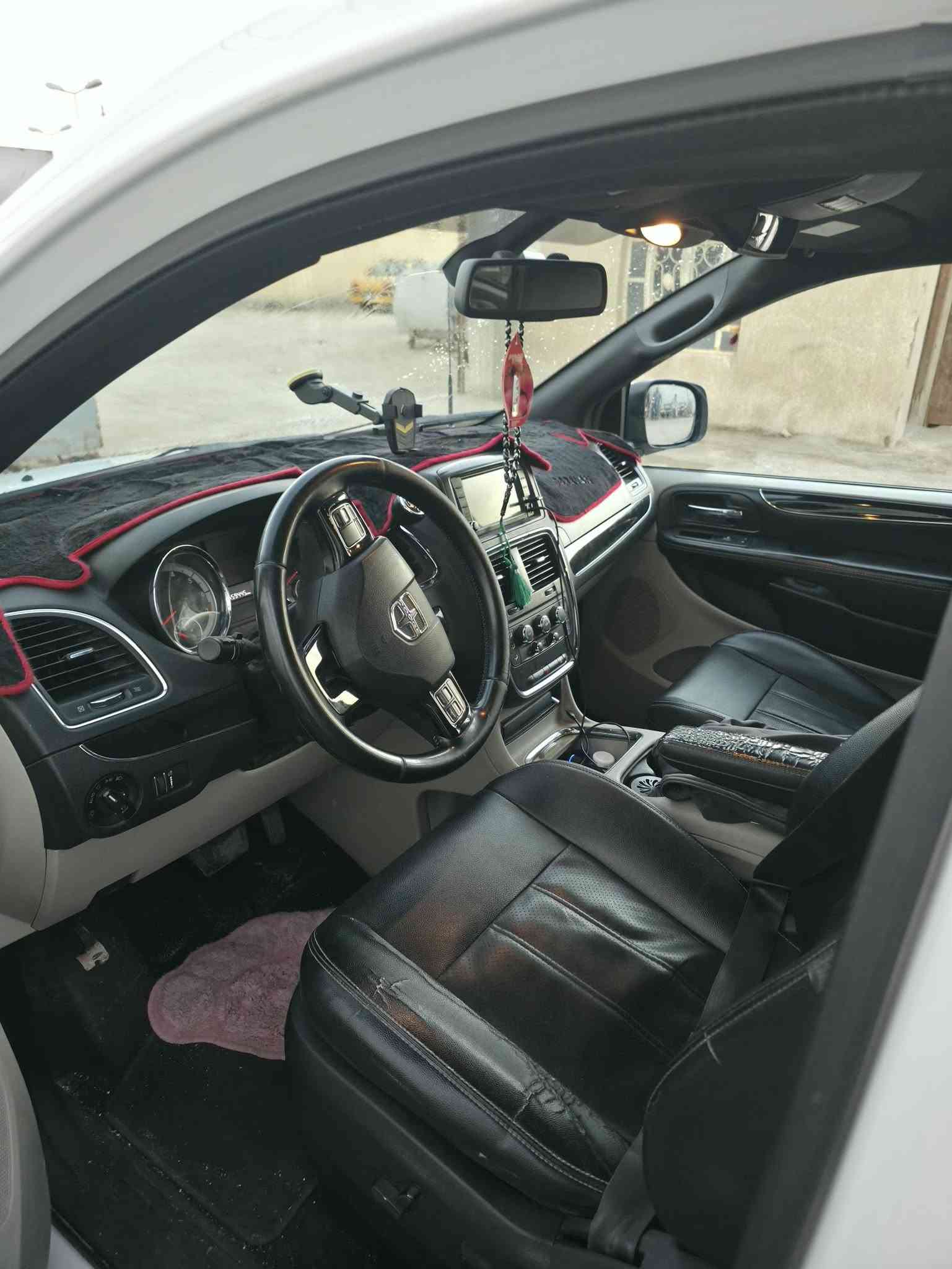 دوج كرفان 2020STX
باسمي سنويه لل31 باسمي هزه 26 جديده
تحكم ستيرن جهتين
مثبت سرعه
كشنات بلع
جلد اسود
تبريد خير من الله
مكينه شرط الفحص ممفتوحه
گير مبدل جديد
حادثه جنطه مبدل بلاد 
والتوضيح بالسونار
سياره خير من الله جاهزه من كل شي
مكاني البصره
السعر170
***********
الشراي يتدلل
