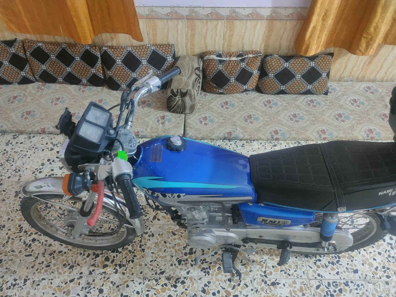 السلام عليكم
دراجه نامه شلامچه اصلي باب أول مرقم سنويتهه لل 2029 بأسم الوكيل بعدني ما مداور الدراجه موديل 23 طالعه 24 شهر العاشر مطلعهه من الوكيل الدراجه اكفلك محرك ما مفتوح وأكفلك مداور اما كل ما موجود بالدراجه انته تشوفه بعينك وتفحص وين ما يعجبك واذا تريد تفاصيل اكثر هذا رقمي *********** تريد اتصال تريد وتساب سعرهه 1300 ومكاني ناصريه مركز
