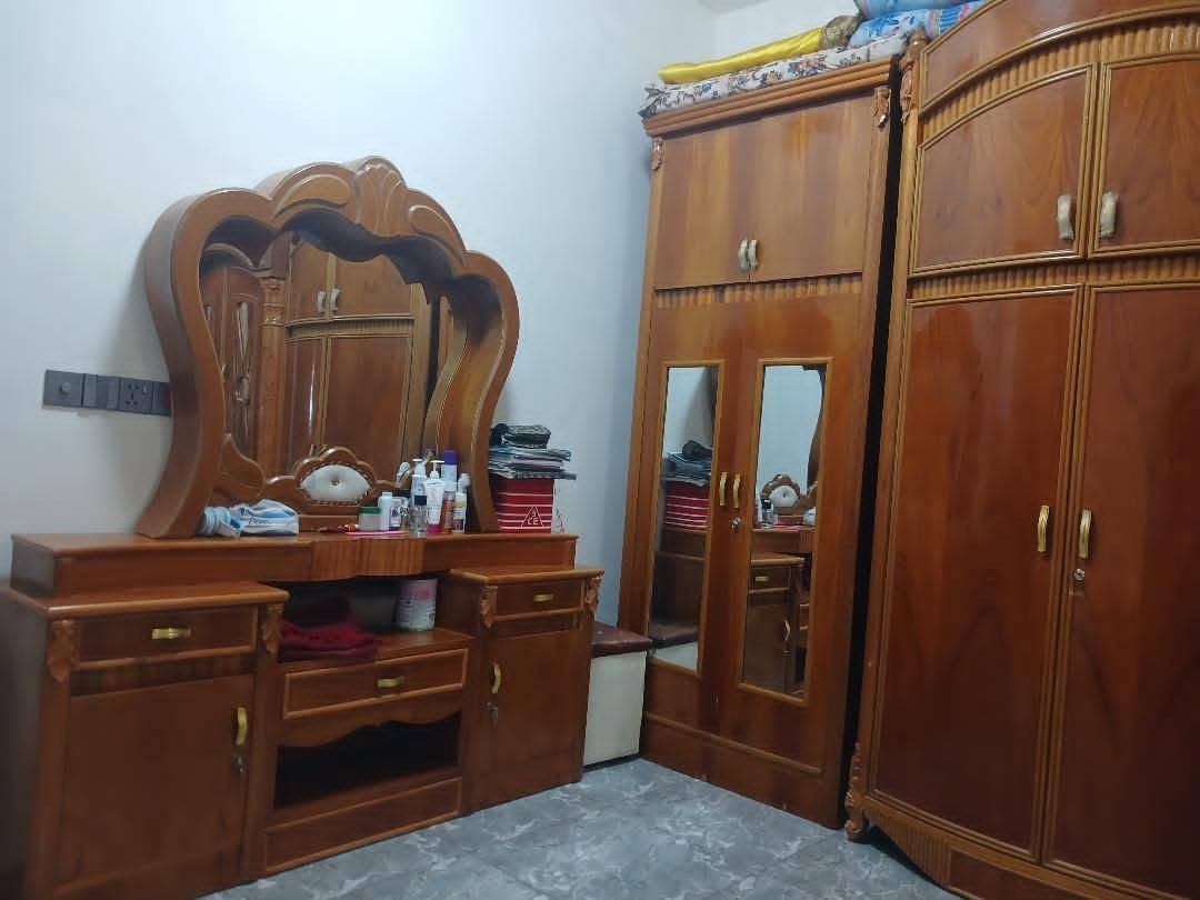 غرفه للبيع تفصال وشغل درجة أولى السعر ع خاص للاستفسار وللاتصال على هذا الرقم ***********
