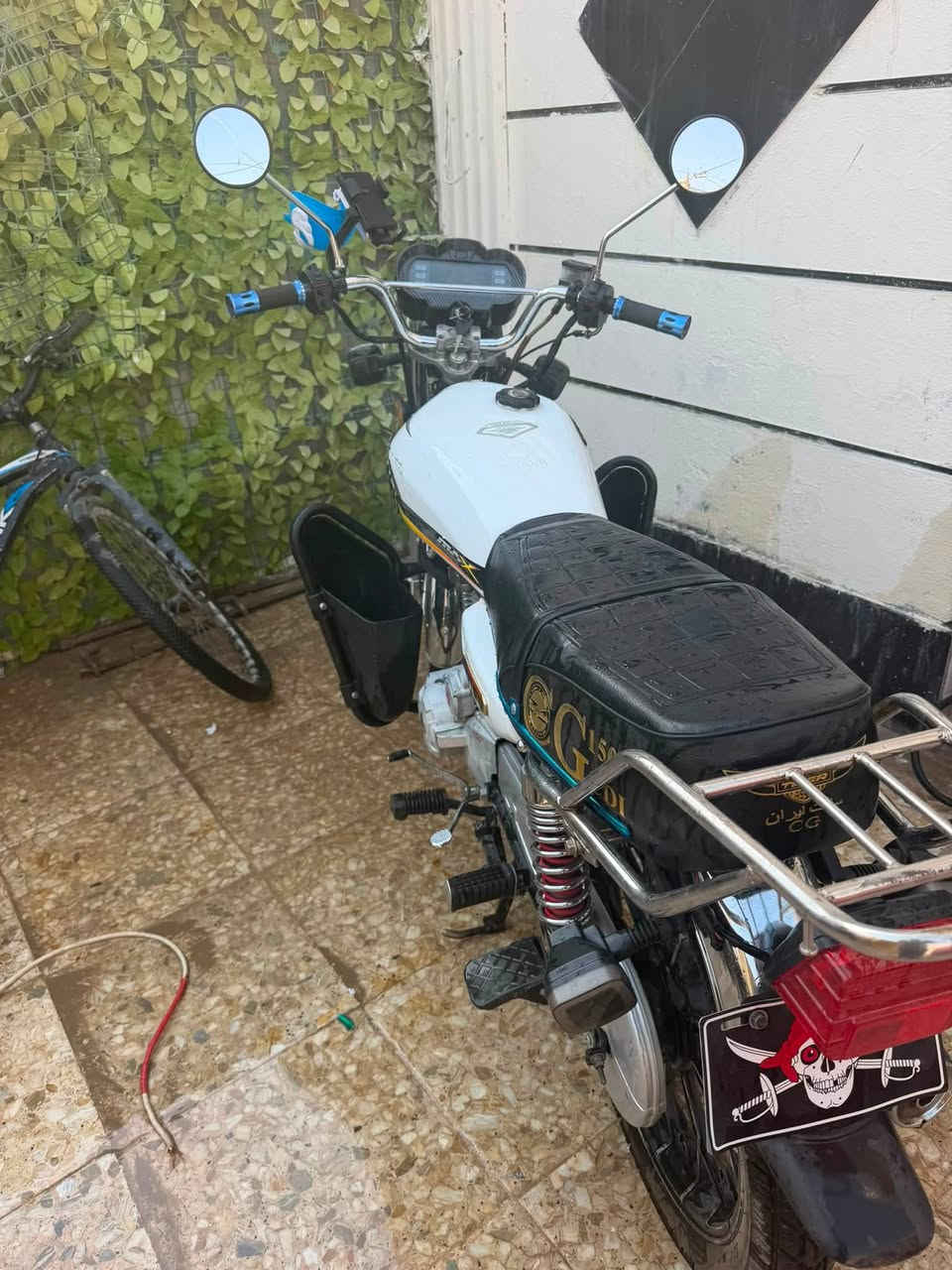 سونك 2024 شلعة معدل كهربائيات كلها شغالة مال بيت دراجة حلوة مرتبة لا عواج لا ماشة دبلات جدد باتري جديد دراجة تخبل ب700 وبيها مجال عنواني بغداد الزعفرانية ***********
