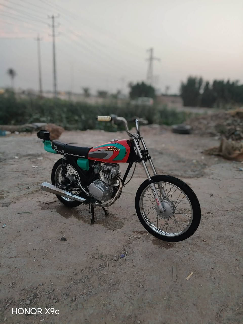 سلام عليكم نامه شلامجه شاصي 22ومكينه 23 مفتوحه وسعر خاص***********موشراي بس تعامل اطلع كبل👋🏿

نص مكتوب في الصور:
- HONOR X9c
