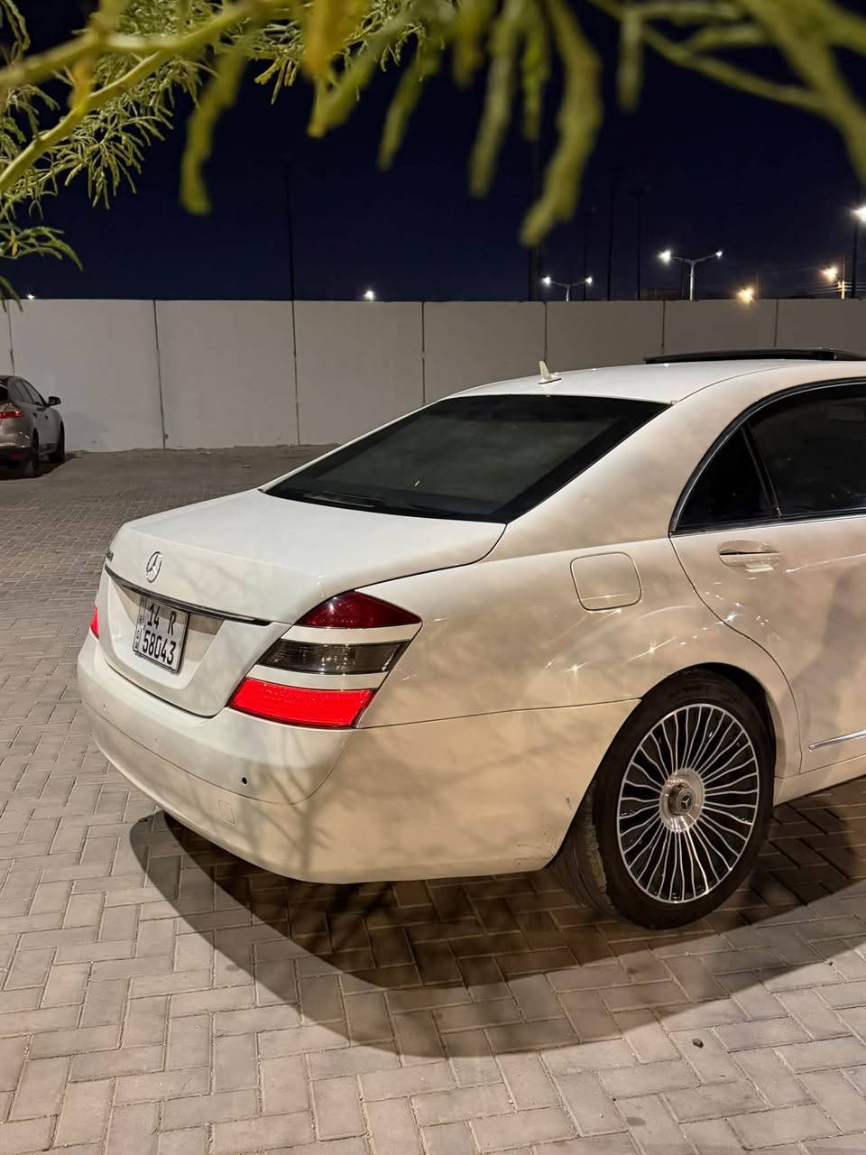 مارسدس 2006 s550 sclass وارد ياباني للبيع او المراوسه بيه قطعتين صبغ جاملغ امامي وباب ماشيه 227 الف كيلو للأستفسار ***********
