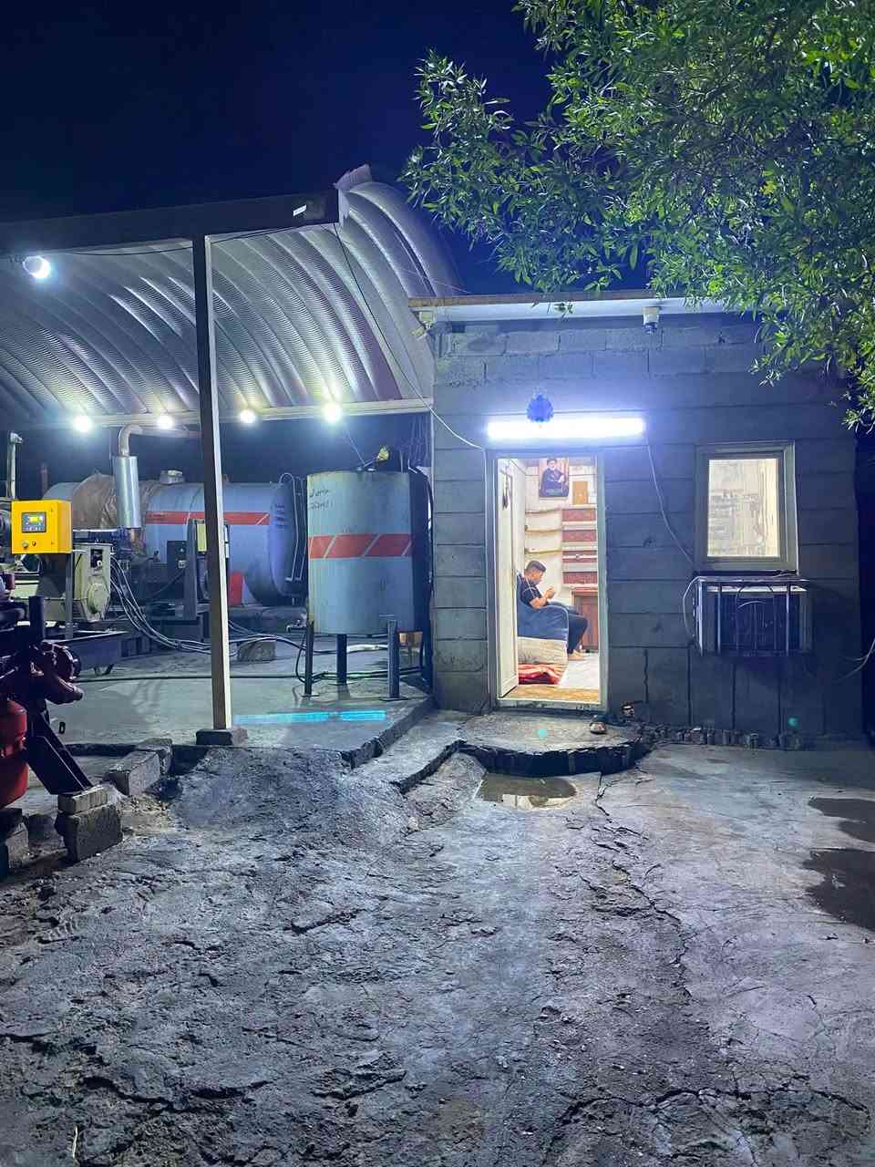 سلام عليكم موقع للبيع بحديقه طابو  صرف وليس زراعي الحمل 850  وقابل للزياده الكيفي 260 بحي الزهراء العطيشي 
الاتصال ***********
