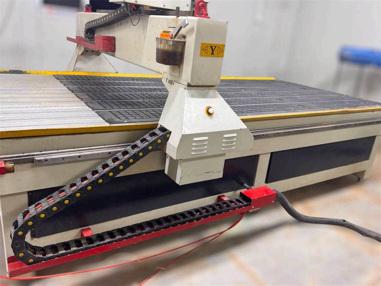 راوتر CNC • ١٣٠×٢٥٠ • جديدة