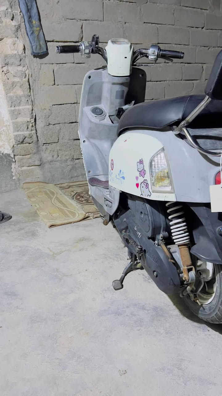 السلام عليكم شباب
بوليس البيع السعر 950 بيهه مجال
كفاله من مكينه من شاصي من كفرات بلادي
دراجه ما متعوبه كامله من كلشي كفاله عامه 
مكان البصره 
الرقم الهاتف ***********
