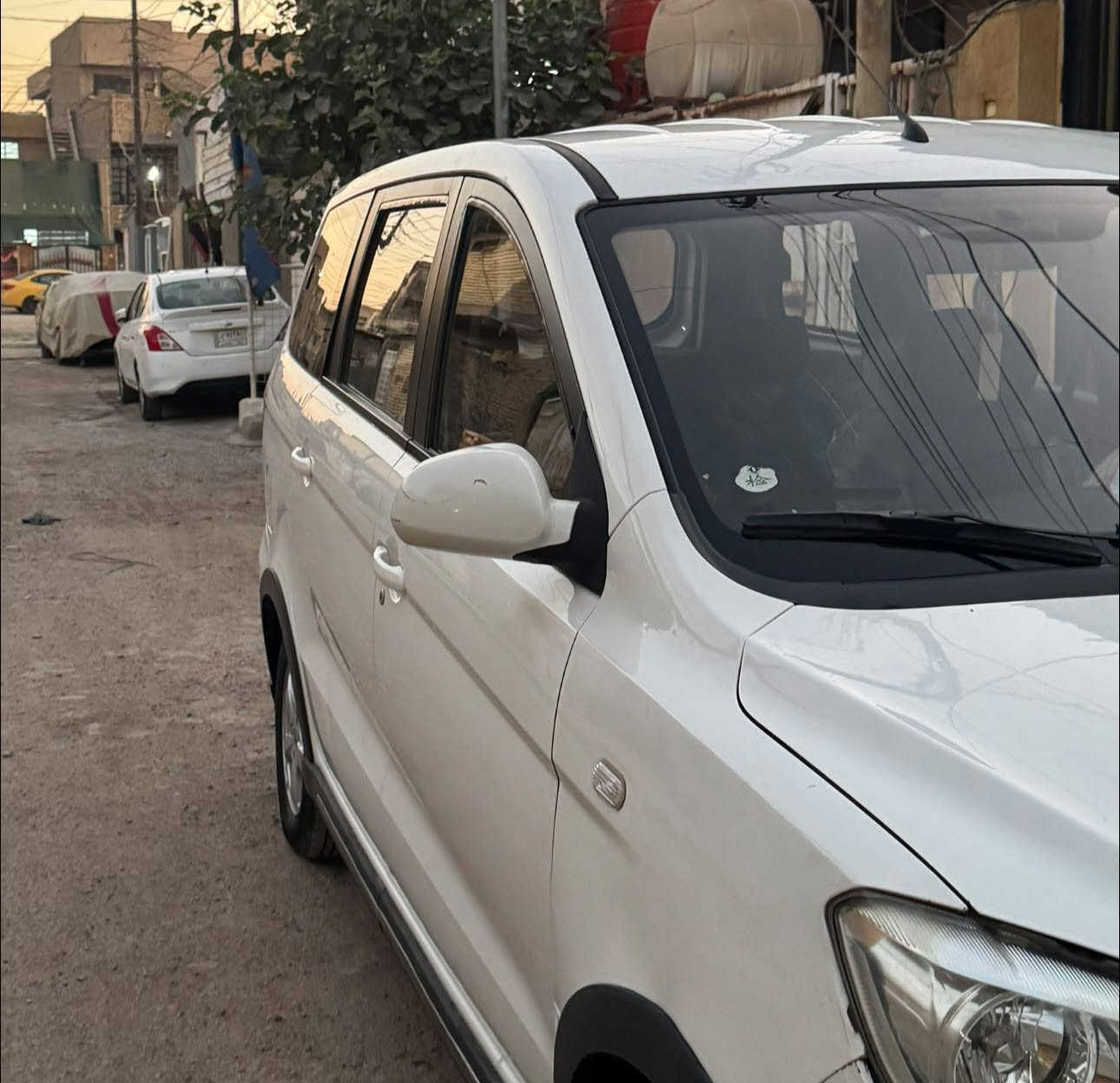 السلام عليكم
للبيع دوينج فينج كلوري 350 سبعة راكب
موديل 2021,محرك 1500DVVT اقتصادية بلنزين، حساس ودفع خلفي، تبريد قطعتين،صدر جديد مبدل وتخم اطارات اندونيسي(جديدات) السيارة جاهزه مابيها اي نقص،قطع الغيار متوفره،
ماشيه 99الف،

سعر 85$ بيها مجال للشراي،

مكاني بغداد،
***********
