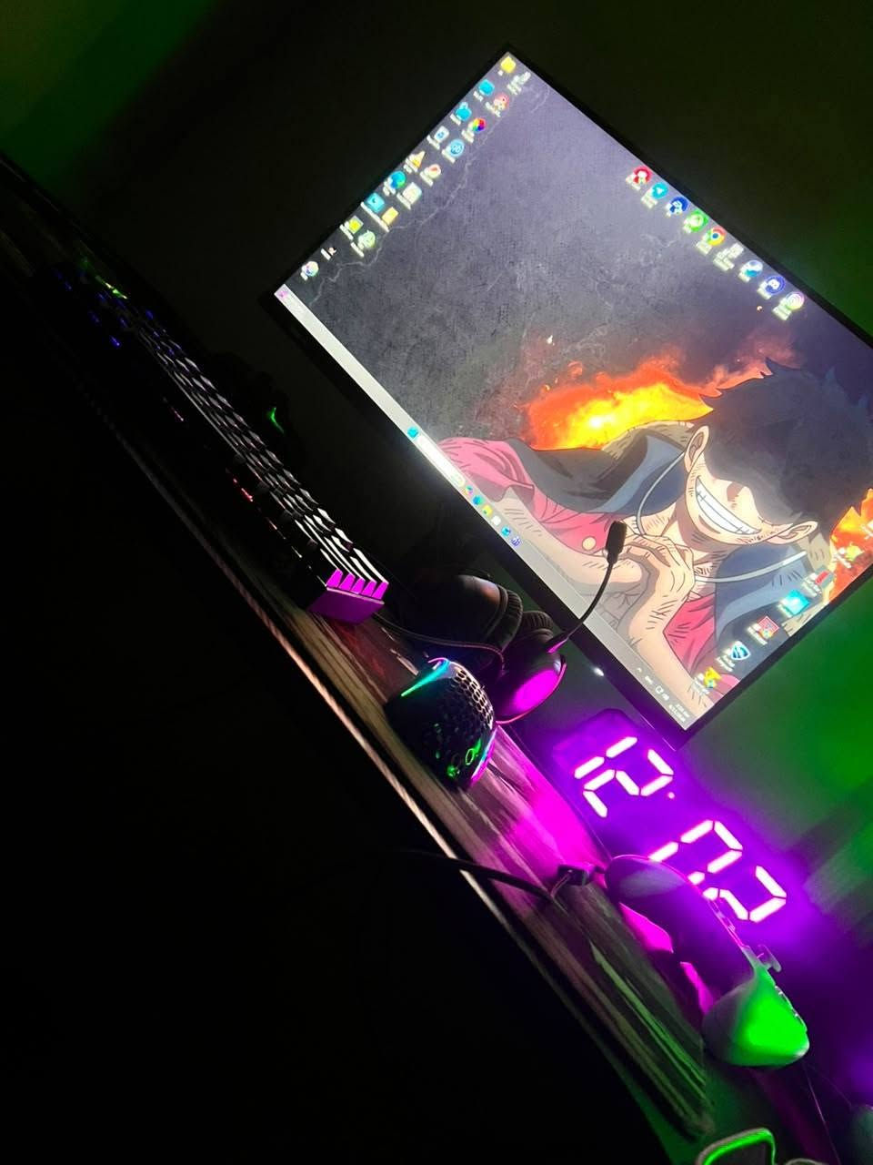 ماوس كلوريس d
‏شاشة كيمنكips msi 2k 180hz 1ms
‏سماعة هايبر اكس كلاود ٣
‏المكان بغداد ـ العامرية قرب الملجأ
‏واتساب ***********
