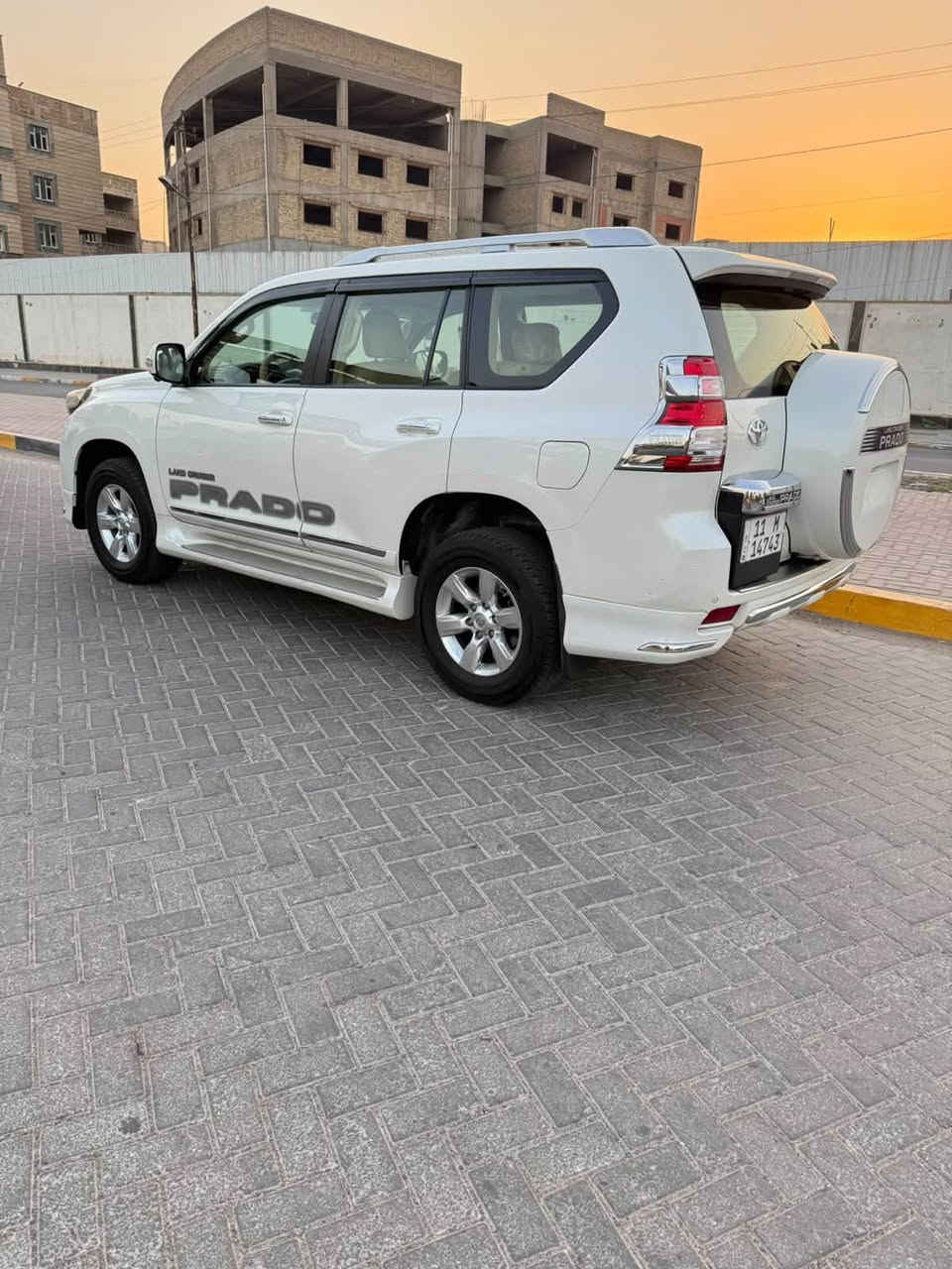السلام عليكم
برادو باب اول VX اعلى فئة

اليكم التفاصيل الآتية:

سعة المحرك ٤٠٠٠ لتر

🚘 خليجي 

🚘 زيرو

🚘 الموديل 2014

🚘 سعة المحرك V6 

🚘 يبلغ عزم الدوران 381 نيوتن/ متر 

🚘 القوة الحصانية 271 حصان 🐎🐎

🚘 عدد AIR BAG 9 ‼️

🚘 دفع رباعي AWD

🚘 حساسات أمامية 

🚘 حساسات خلفية

🚘 لايت زينون + LED

🚘 كشافات 

🚘 بك لايت LED

🚘 سلايد رووف 

🚘 حجم الاطار 265/55R19 

🚘 ويل كب 19

🚘 4 دسك

🚘 ماسحة خلفية

🚘 اريل نفكيتر 

🚘 مفتاح التشغيل بصمة

🚘 شاشة

🚘 كاميرا دوارة

🚘 4 كاميرات 

🚘 الانارة الداخلية LED

🚘 المقاعد جلد لون أبيض

🚘 حركة المقاعد الأمامية كهرباء

🚘 حركة المقاعد الخلفية كهرباء 

🚘 تتسع المقصورة ل 7 ركاب

🚘 مثبت السرعة Cruise

🚘 المودات والأوامر الصوتية

🚘 فحص أنظمة السيارة 

🚘 حساسات ضغط اطارات 

🚘 مقود جلد حياكة 

🚘 تبريد شاشة

🚘 3 قطع تبريد

🚘 شاشة خلفية للتحكم في التبريد 

🚘 ثلاجة

🚘 ا ABS

🚘ا ISOFIX    ايزو فكس

🚘 نظام مانع الانزلاق

🚘 نظام نزول المنحدرات

🚘 اشارة في المرايا الجانبية

🚘 مخرج منفذ الطاقة ⚡

🚘 ا  Bluetooth / USB

🚘 شاحن هاتف Wireless 

🚘 تطعيم الدواخل المنيوم وخشب

🚘 النظام الصوتي JBL 

🚘تشغيل عن بعدبالبصمة

‏🚘 ستيرن كهرباء 

🚘 كشنات تدفئة+تبريد 

‏🚘 مريء شفط 

السيارة مكفولة من الحادث والصبغ جديدة السيارة تخم تاير جديد دهن جديد جاهزة من كل النواحي 

ومابيها ولا غلطة 

السونار مرفق بلمنشور 

للأستفسار :- ‭***********‬

الموقع :- بغداد الطالبية 

السعر :- 315 ورقة وبيها مجال
