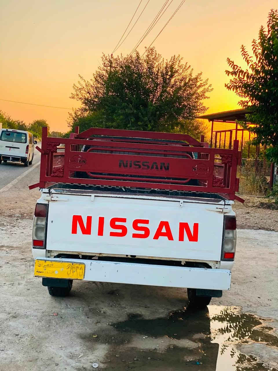 بەناوی خوا
نیسان مۆدێل2002
بێ بۆیاخ 
ئاڕمی پلاستیك سلێمانی بەشەرتی ئەوەلیات
دەعمو لێدراو نیە بەشەرت 
گێڕو مەكینە بەشەرتی فیتەر
تەبریت
چوار تایەی لۆك 
چەمچەی لۆك 
***********
ئەدمین 🌷
