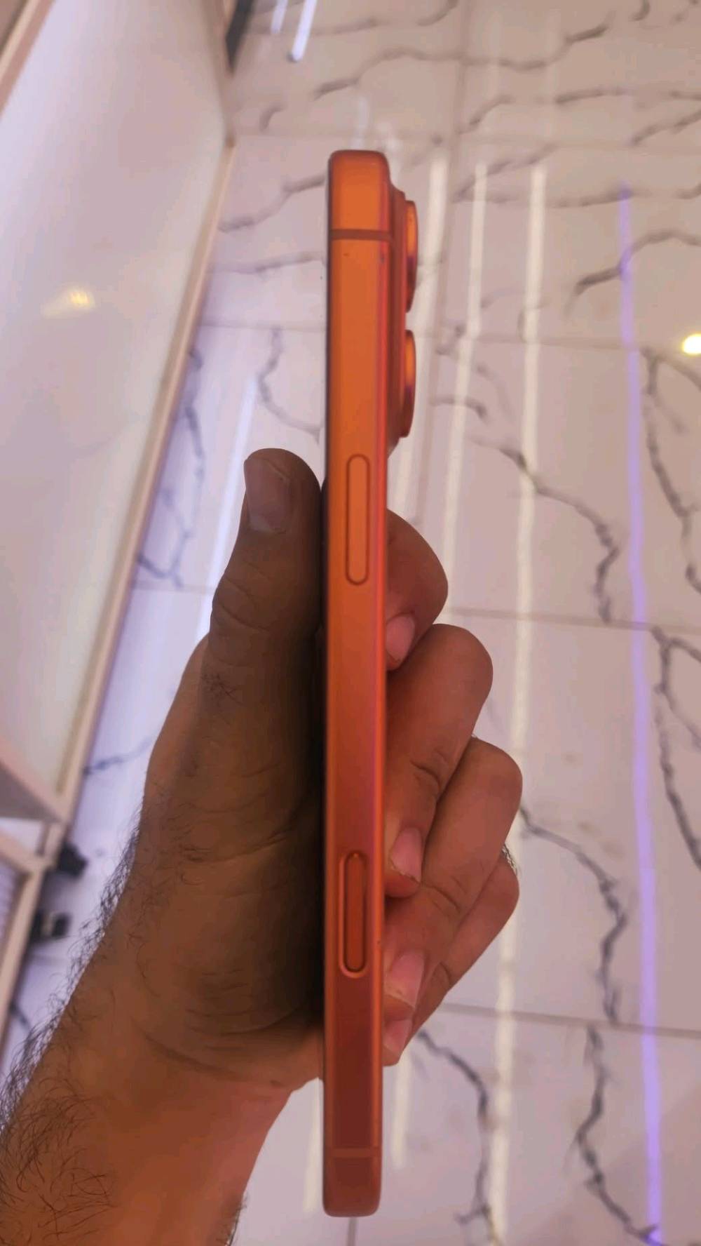 📱 للبيع iPhone 17 Pro Max

🟠 اللون: برتقالي
💾 الذاكرة: 512GB
🌍 الموديل: عربي شرق أوسط
🔋 البطارية: 100%

🔧 حالة الجهاز:
✨ جهاز أخو الجديد، نظافة وحالة ممتازة جداً
مبدل فقط كزاز الشاشة (الزجاج الخارجي)، أما الشاشة الأصلية نفسها مال الجهاز وما مبدلة ولا متغيرة.

💰 السعر: 1,650,000 دينار
🤝 بي مجال للطيبين

📍 الموقع: بغداد – الحرية
🚚 توصيل لجميع محافظات العراق
🔍 الفحص قبل الشراء

📞 للتواصل: ***********