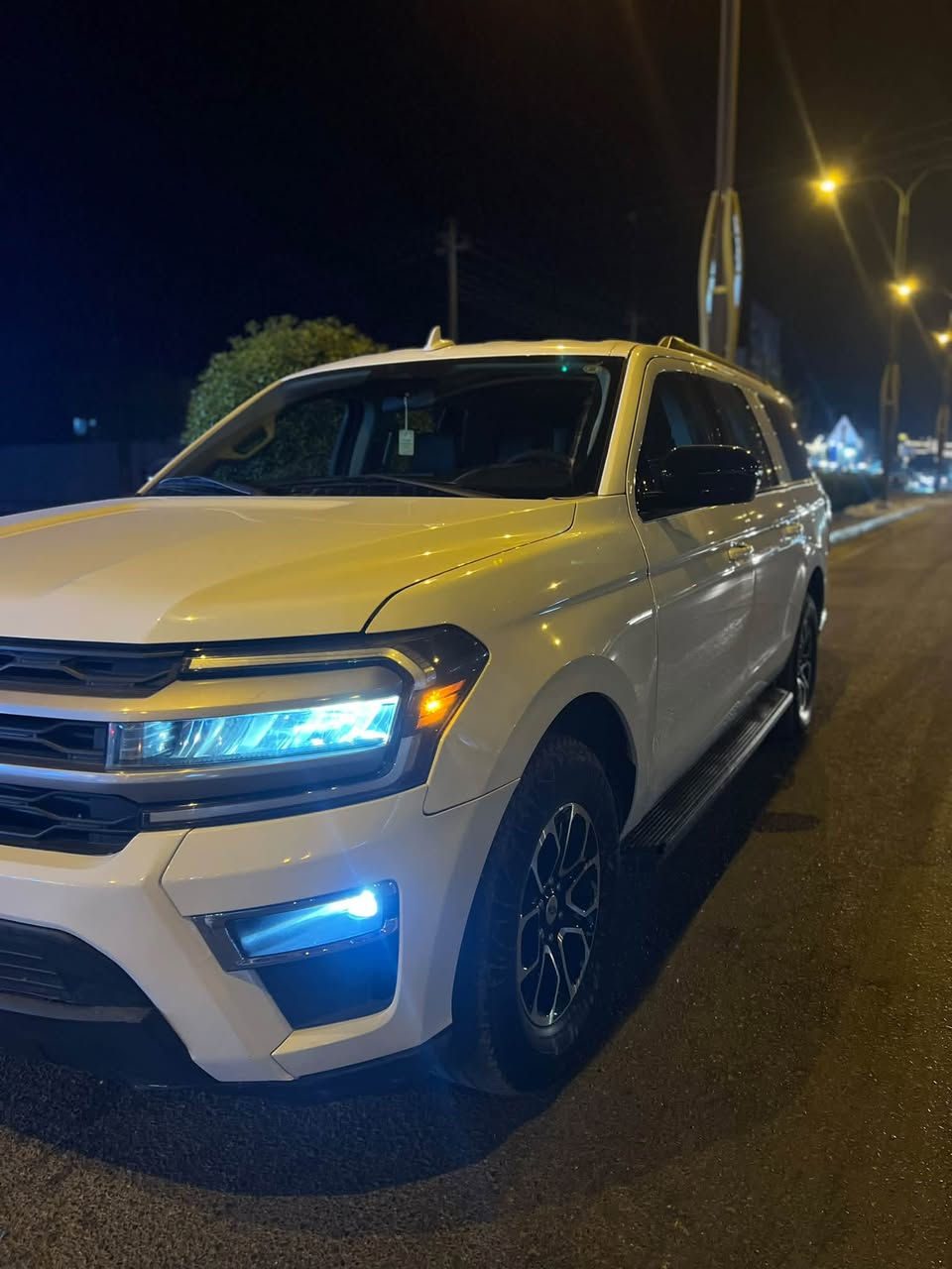 🚨 للبيع فورد إكسبديشن MAX 2022 🚨

🔥 Ford Expedition MAX 2022
🇺🇸 سيارة أمريكية عائلية فخمة وحجم كبير

🔹 موديل: 2022
🔹 الفئة: MAX
🔹 محرك: 3.5L EcoBoost V6 تيربو
🔹 قير: أوتوماتيك 10 سرعات
🔹 مساحة داخلية واسعة جدا
🔹 3 صفوف مقاعد
🔹 شنطة خلفية كبيرة ومساحة تحميل ممتازة
🔹 أنظمة أمان ومواصفات تقنية متطورة حسب الفئة والتجهيز

✨ سيارة فخمة، قوية، واسعة ومناسبة للعائلة والسفر

📍 السيارة متوفرة للبيع
💰 السعر: 30.000$ قابل لتفاوض
📞 للاستفسار والتواصل: [***********]

(السياره فقط جاملغ امامي) حادث طفيف جدا جدا موثق داخل  صور ب منشور

#فورد #اكسبديشن #Expedition #ExpeditionMAX #Ford #فورد_اكسبديشن #سيارات_للبيع #سيارات_امريكية
