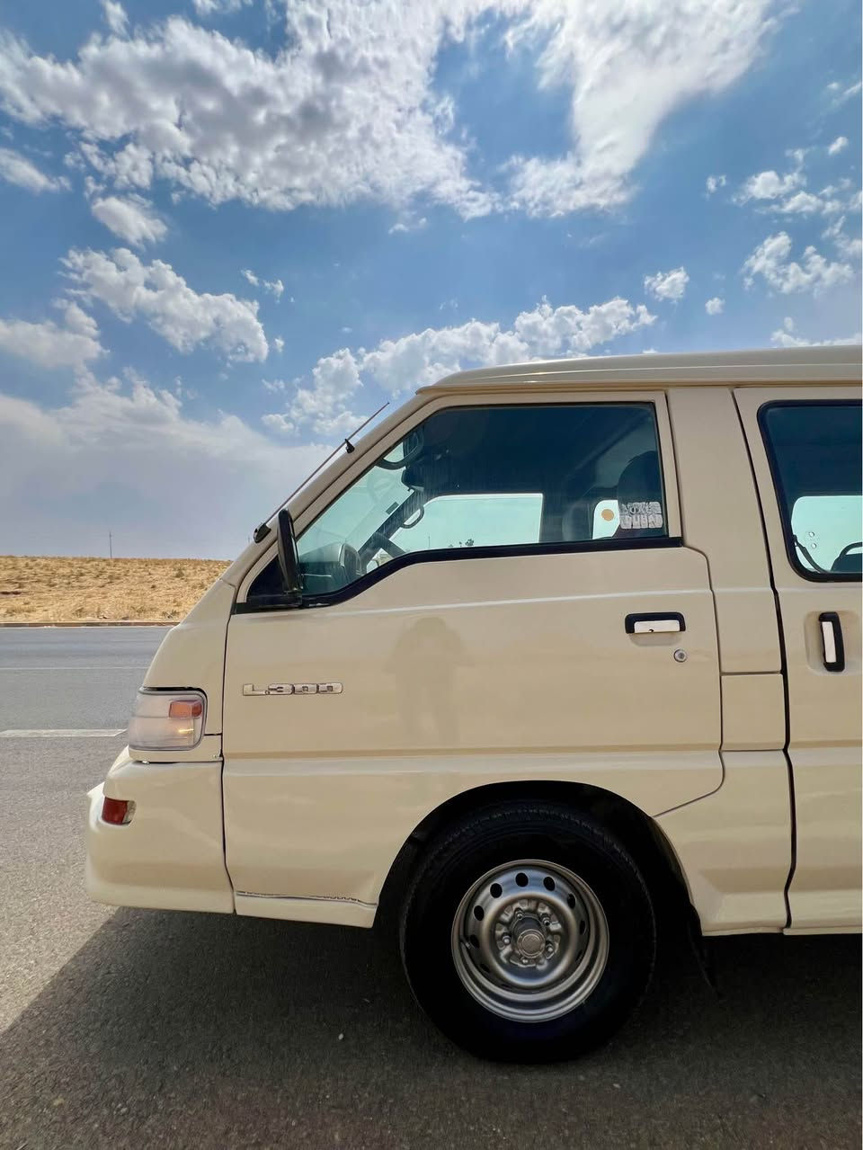 پاس مستەربۆشی
ڕەنگ خاکی  
مۆدیل ٢٠٠٢ 
حیزام سبوغە بۆ جوانی 
تازە سبوغ کراوەتەوە 
هەر چوار تایە نوییە 
گاعی و کوشنی نوێیە
پشت و پێشی دەعمی نیە 
تاقم پێشی تازە توند کراوەتەوە 
هەزەی نوێیە 
کامل مەزبوت کراوە 
کارەبایی کامل بەشەرت 
مەکینە،گێڕ،تەحویل،غەڕامە،بڕاوە بەشەرت 
وەکالەی بەناوی خۆمانە 
سعری فرۆشتنی ٥٨ گەڵاو کەمێک معامەلەیە 
بۆ زانیاری زیاتر پەیوەندی بەم ژمارە تەلەفۆنەوە بکە 
***********
***********
شوێن.کۆیە كويسينجاك, أربيل
