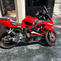 f4i 600  السعر ١٥ ورقة