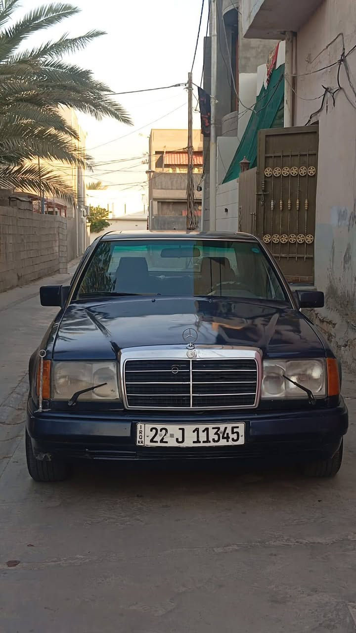 السلام عليكم مرسيدس دب 300للبيع موديل 1991 السعر 50 وبيها مجال رقم الهاتف *********** المكان بغداد حي الجهاد
