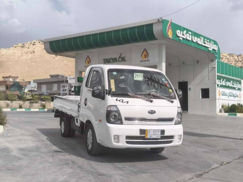 سڵاوی خواتان لێبێت 
کیای 3000ی سۆپەری  مەکینە ڕەشی مەکینە گەورە
مۆدیل/2013ی بیلاد/سەیارەکە نمونەیە لەجوانی 
گێڕ و مەکینەو  ئەکسلی بەشەرت/ 
تازە داغڵبوو برێک هاند برێکی بەستراو ڕۆنی گۆڕاوە  کامل مەسروف 
مەکینەی هەڵم و بوغار و دووکەڵ بەشەرت سەیارەکە نمونەیە لە جوانی 
ناونیشان/تەکیە 
بۆ زانینی نرخی ئەم سەیارە نمونەیە تەلەفوونکەن بۆ ژ.م/***********/*********** السليمانية, العراق

نص مكتوب في الصور:
- ***********
- ***********