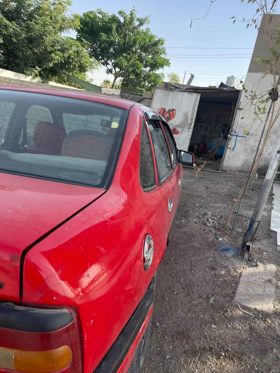 سلاو فرۆشتن 
فکترا٢٠ 
مودیل ١٩٩٤ 
رەقەم هەولیر انگلیزی و سەنەویەی تازەیە هەتا ٢٠٣٠
گیر و مکینە تازە و وەشەرت 
سیارەش پاکە 
رەنگی سویرە
چامەکان بەردەمی کهربایە 
رەقەو مۆبایل ***********
سعر٤٣ نەختی مجال هەیە
شوین سیارە کەرکوک
