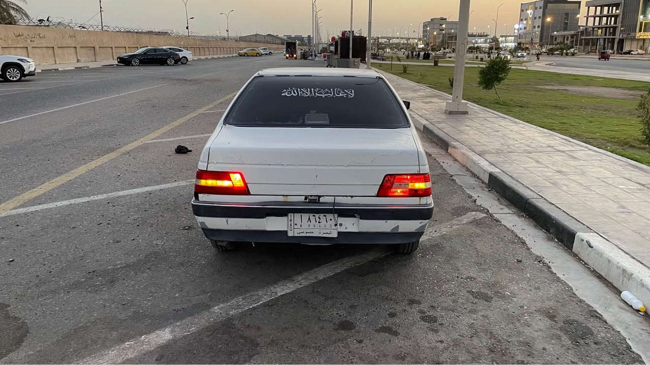 السلام عليكم 
بيجو 405 للبيع 
البدي كدامك شوف العيد وبي ملاحظات 
تدفئة تبريد نقصة فقط غاز وبي كمبريسر جديد 
حدادة ٧٠٪؜ 
تخم تاير مع تخم ويل جديد
غرفة جديدة مع كشنات 
كهربائيات شغالة وخير من الله 
دعامية امامية جديدة مع منظومة لدات 
السيارة جاهزة ومكفولة من كلشي ما عدا التبريد ناقصة غاز والكير نقصة عينة وصينية سعرهم ٩٠ الف يطيحن من سعر السيارة 
راعيها موجود ويريد تحويل 
سعرها ٢٥ وبيها مجال 
متواجد فيس و واتساب
***********
عنوان السيارة البصرة قرب مستشفى المودة البصرة, العراق
