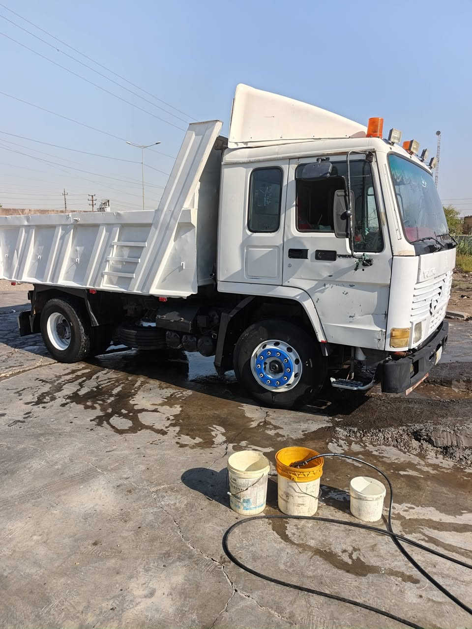 سلام عليكم للبيع فالفو موديل ١٩٩٩ رقم بغداد مكينة جي ١٠ كير 4X4 جبير كسل مكفول سيارة جاهزة كبل لشغل ستفسار ***********
