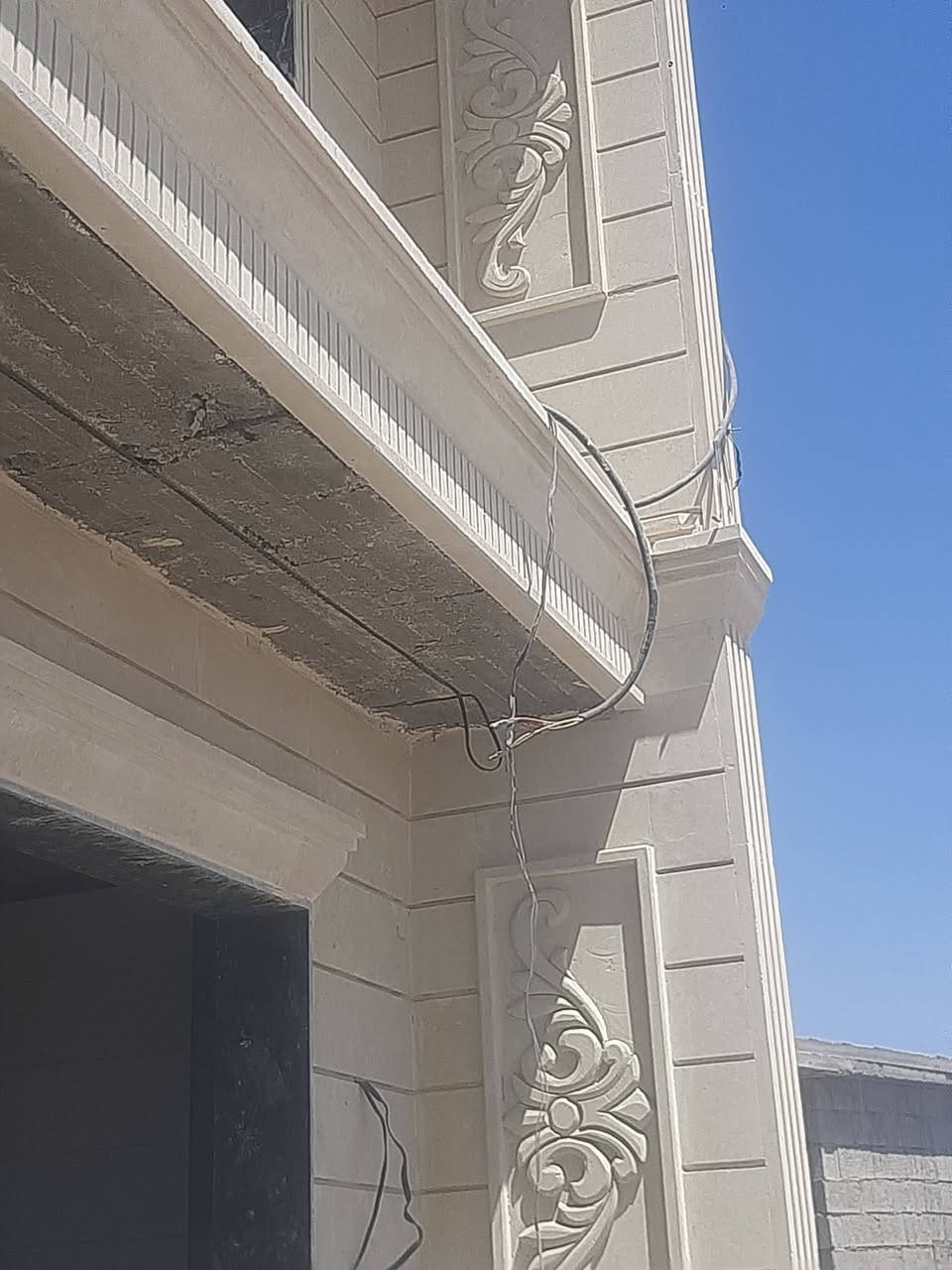 السلام عليكم ورحمة الله وبركاته كادر حلان لتغليف الواجهات كرسته وعمل مع عمل كوبنات حلان ومرمر حف ودرز الواجهات والأسعار مناسبه نوع الحجر أخضر  واصفر وباعذره/ ***********
